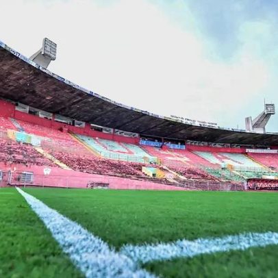Torcida dividida em Portuguesa x Corinthians no Canindé