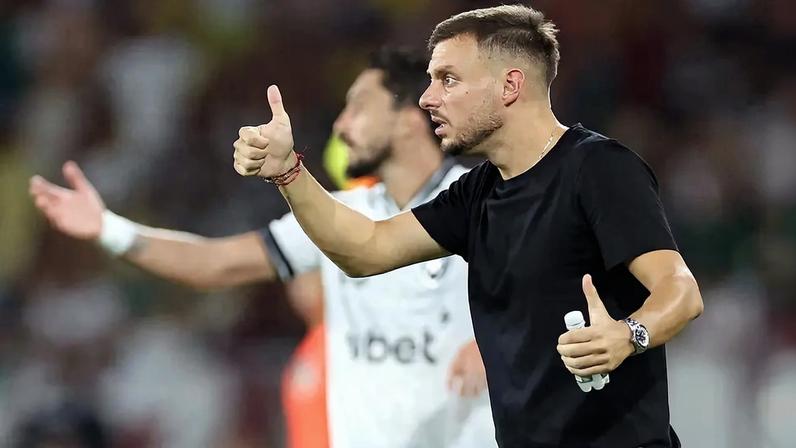 Botafogo com elenco curto eleva risco para Anselmi ser exposto