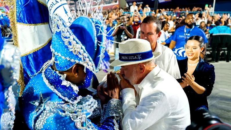 Lula participou do desfile da Acadêmicos de Niterói – foto: Eduardo Hollanda/RioCarnaval