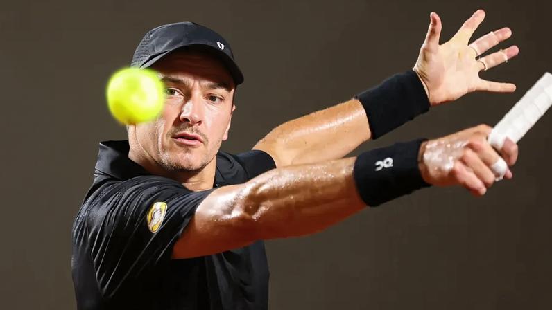 João Fonseca na estreia no Rio Open contra Thiago Monteiro (Foto: João Pires/Fotojump)