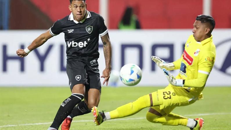 Matheus Martins foi titular na derrota do Botafogo (Foto: Vítor Silva/Botafogo)