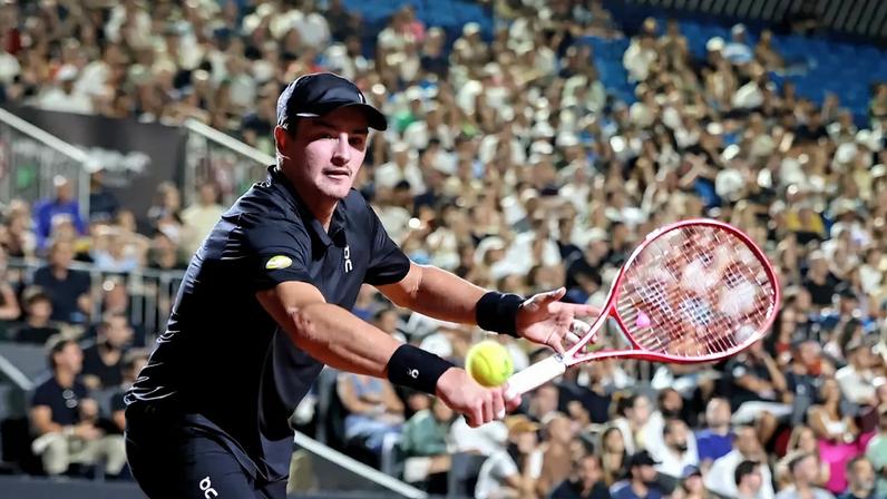 Bellucci analisa início da temporada de João Fonseca: precisa de tempo