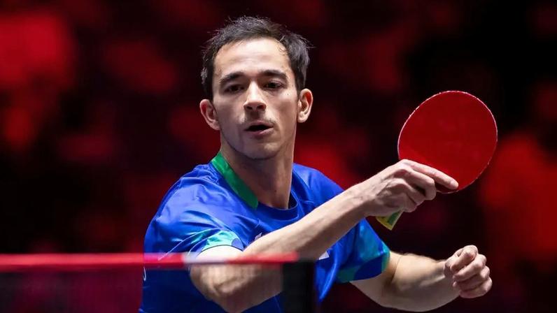 Hugo Calderano no WTT Singapura Smash 2026 (Foto: World Table Tennis)