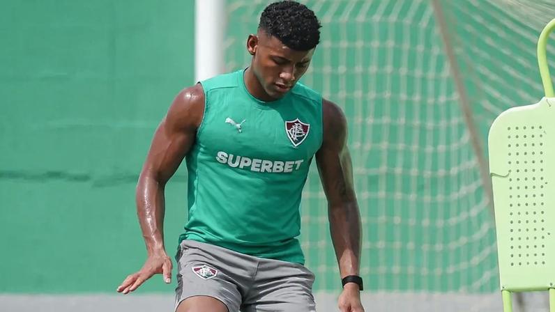 Hércules em treino pelo Fluminense (Foto: Marcelo Gonçalves / Fluminense FC)