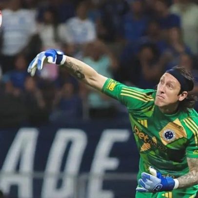 Matheus Cunha faz estreia pelo Cruzeiro; Cássio deixa jogo com dores