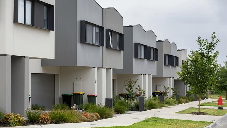 The RBA cut interest rates three times last year, but for most customers of three of the four major banks, lower variable rates did not automatically translate to lower home loan repayments.