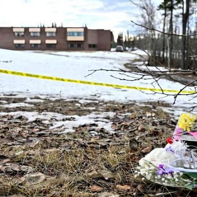 Carney e líderes honoram vítimas no local do tiroteio no Canadá