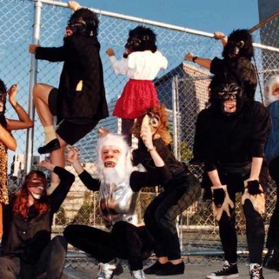 Guerrilla Girls avaliam remover máscaras em debate público