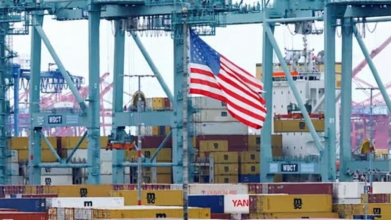 Decisão sobre tarifas de Trump não reduz incerteza para negócios globais