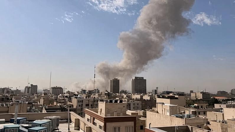 Israel lança ataque ao Irã; explosões são ouvidas em Teerã