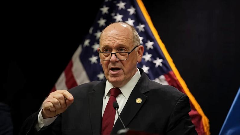 Czar de fronteira da Casa Branca diz que 700 agentes federais deixarão Minnesota