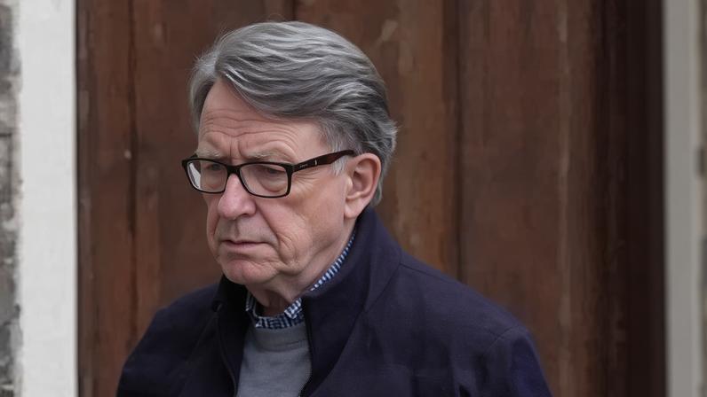 Mandelson é preso; repercussões dos documentos de Epstein se intensificam