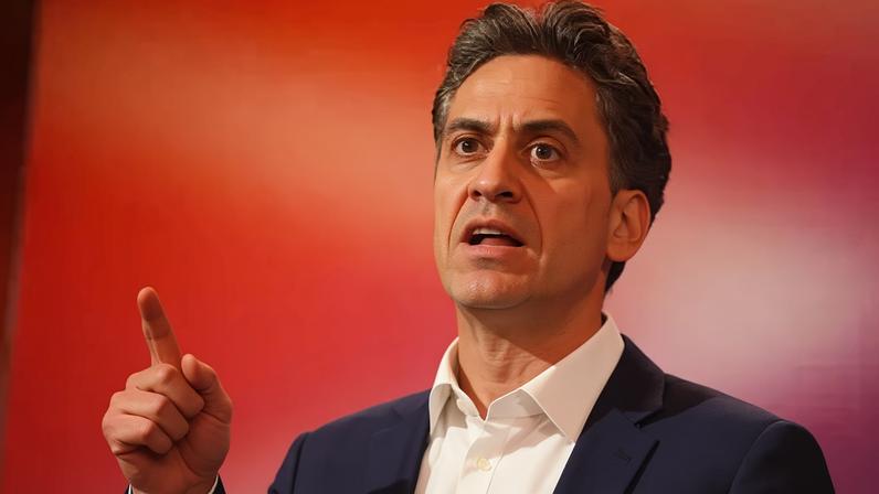 Miliband diz que impacto climático de centros de dados é incerto