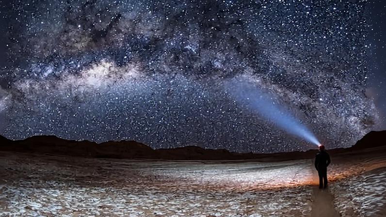 A clear night at the Valle de La Luna in San Pedro de Atacama, Chile.
