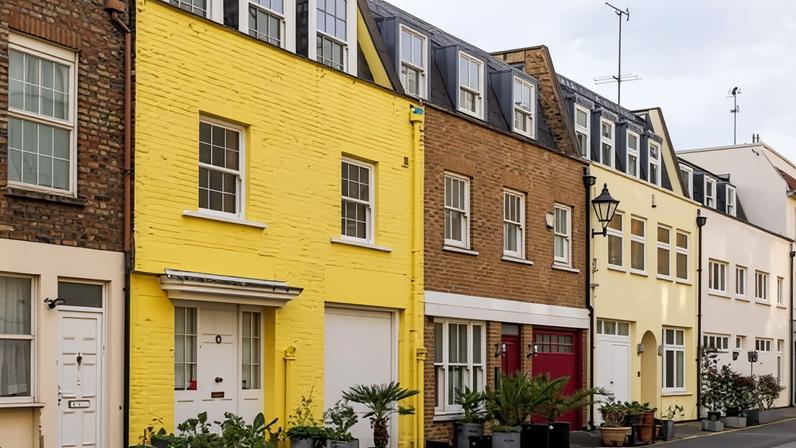 Preço médio de casa no Reino Unido passa £300 mil pela primeira vez, Halifax