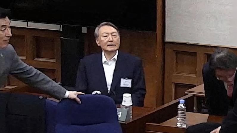 Ex-presidente sul-coreano Yoon pede desculpas após condenação por lei marcial