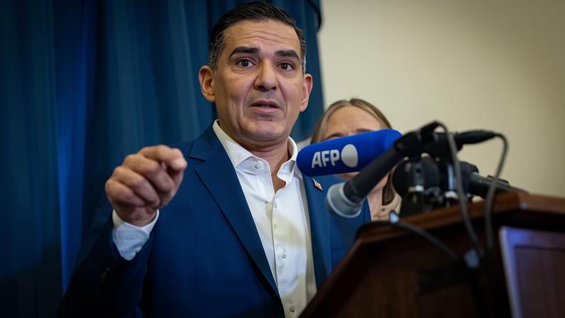 Democratas investigarão se DoJ ocultou arquivos de Epstein ligados a Trump