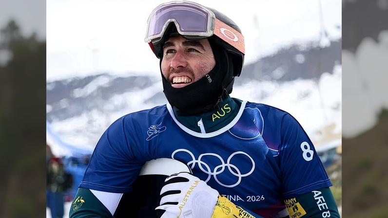 Cam Bolton, snowboarder australiano, é levado ao hospital com pescoço quebrado