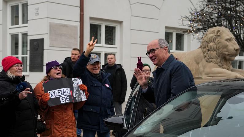 EUA rompem contatos com o presidente da Sejm polonês por insultos de Trump