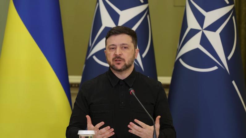 Zelenski pede ações rápidas em defesa aérea e reparos na rede elétrica