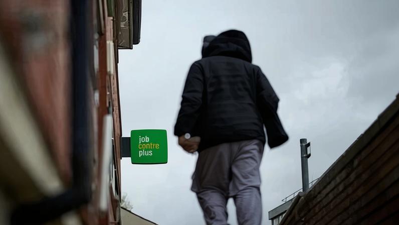 Jovens no Reino Unido fora de trabalho ou educação chegam a quase 1 milhão