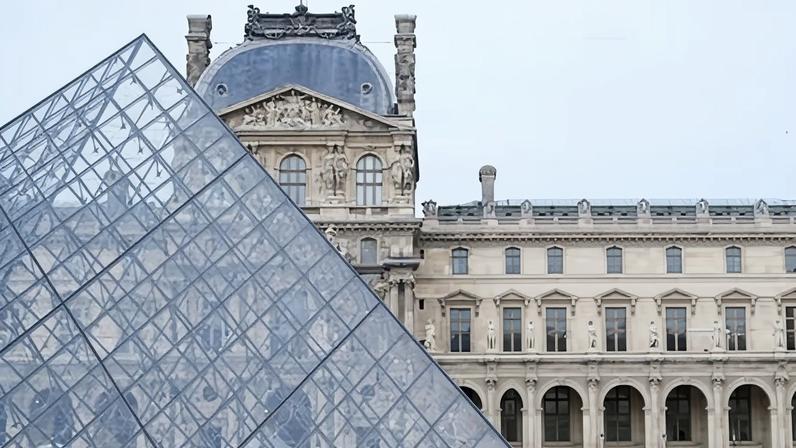People outside the Louvre museum