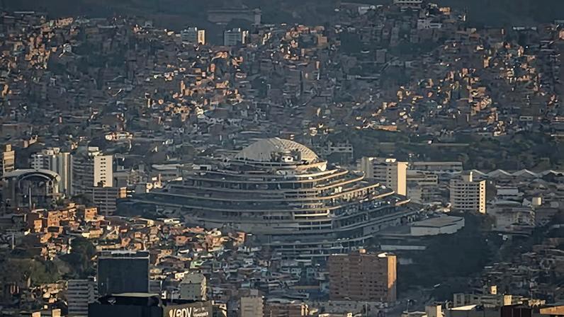 Venezuela planeja transformar prisão notória em centro cultural, críticos dizem