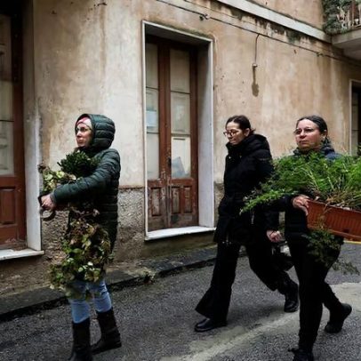 Niscemi, Sicília: desmoronamento preocupa famílias tentam salvar o que sobra