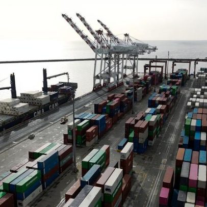 Trabalhadores marítimos argentinos iniciam greve de 48 horas contra reforma trabalhista