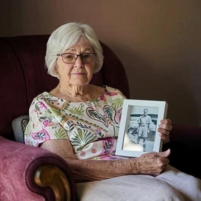 Tumba do pai em Gaza destruída por Israel; ela busca respostas