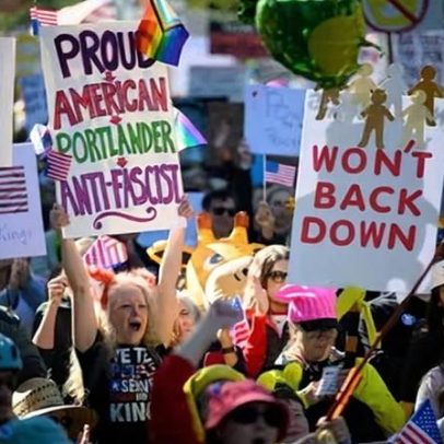 Juiz dos EUA avalia restrições ao uso da força por agentes federais em Portland