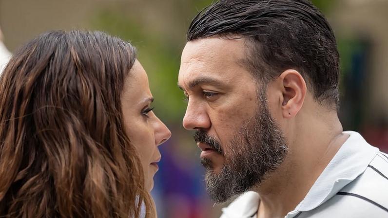 Uma pessoa que mantém o olhar fixo durante uma conversa possui quatro hábitos definidos, de acordo com a Psicologia