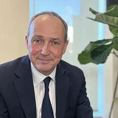 Farnham questiona eliminação gradual de carros a gasolina e diesel