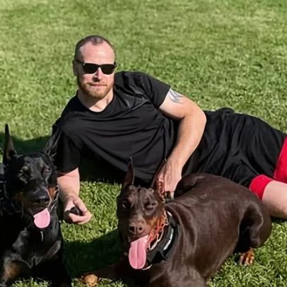 Irlandês preso pela ICE tinha mandado por crime de drogas de 2009 na Irlanda