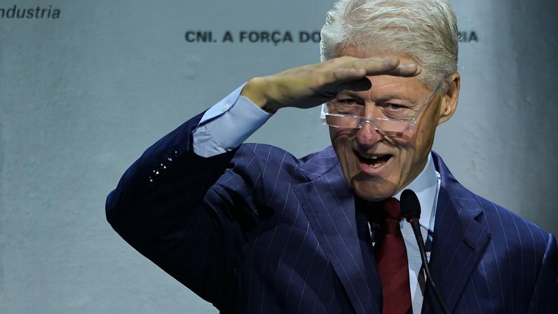Brasília - O ex-presidente dos Estados Unidos Bill Clinton encerra o 10º Encontro Nacional da Indústria (Enai) 2015 com uma palestra magna sobre a economia global pós-crise (José Cruz/Agência Brasil)