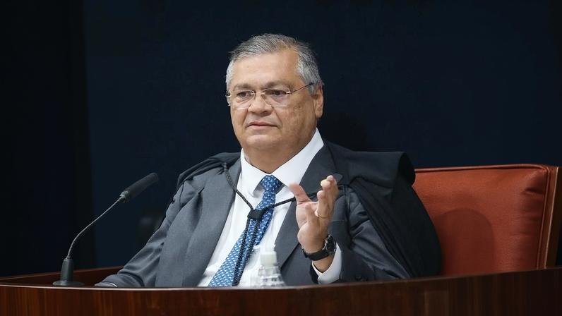 O ministro do STF Flávio Dino determinou a suspensão do pagamento de "penduricalhos" a servidores federais dos Poderes Executivo, Legislativo e Judiciário