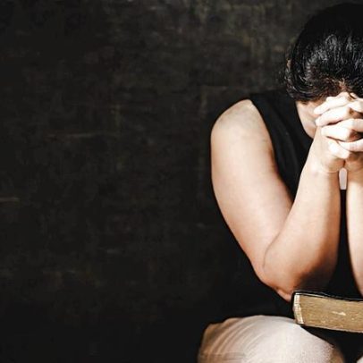 Por que cristãos sofrem mesmo com um Deus bom e soberano