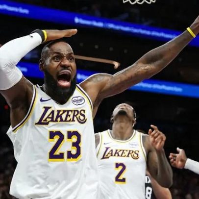 LeBron James deixa o Los Angeles Lakers