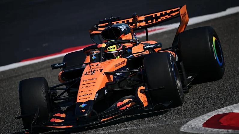 O australiano Oscar Piastri, da McLaren, durante o terceiro dia de testes de pré-temporada da Fórmula 1 no Circuito Internacional do Bahrein, em Sakhir, em 20 de fevereiro de 2026 (Foto: Giuseppe Cacace/AFP)