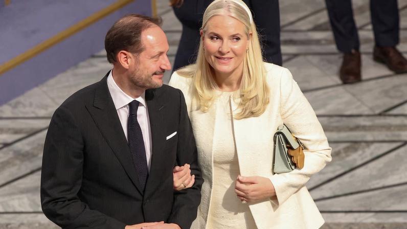 Parlamento norueguês apoia a monarquia apesar de escândalos