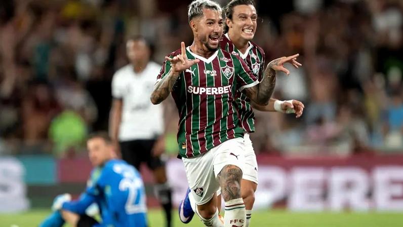 Acosta faz gol de placa em Fluminense x Botafogo (Foto: Jorge Rodrigues/AGIF/ Gazetapress)