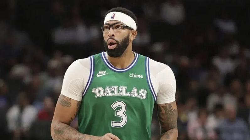 Anthony Davis troca Wizards