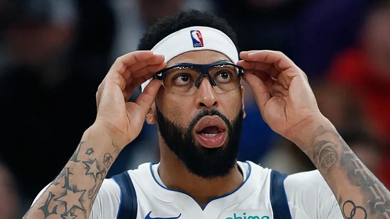 Anthony Davis Alex Sarr