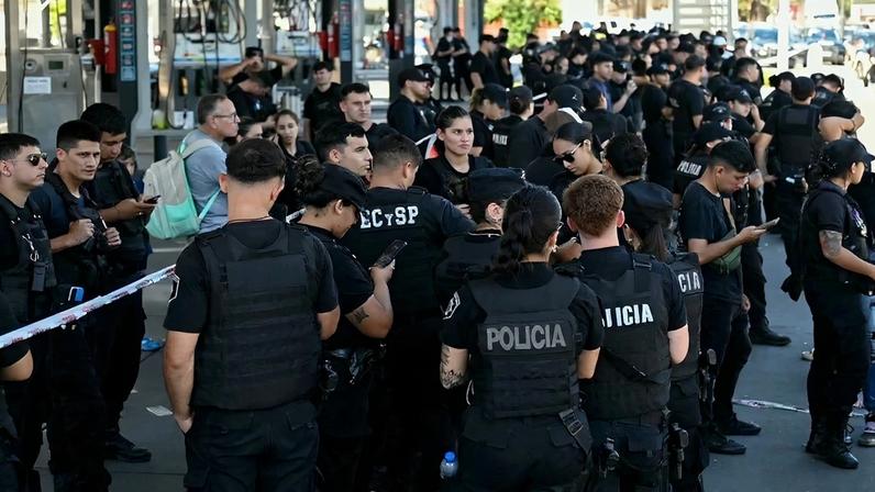 Policiais protestam em Santa Fé, na Argentina. Foto: AFP