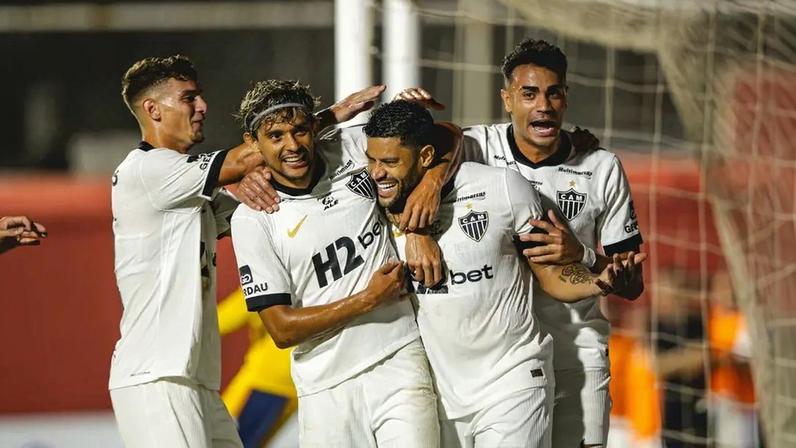 Atletas do Galo comemoram gol contra o Itabirito (Foto: Pedro Souza / Atlético)