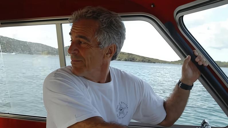 Jeffrey Epstein en una imagen difundida por el Departamento de Justicia el 20 de diciembre de 2025