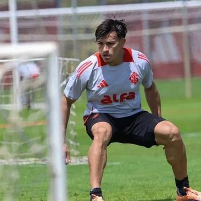 Internacional escala time misto contra São Luiz, dirigido por Pezzolano