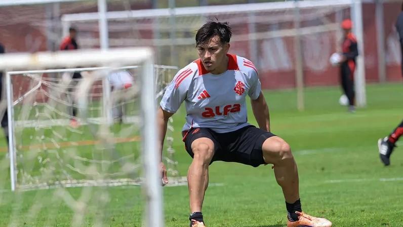 Bernabei será o único titular na partida contra o Rubro (Foto: Ricardo Duarte/SC Internacional)