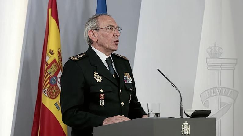 Advogado da denunciante do ex-chefe da polícia diz que ela está devastada após revelação de identidade