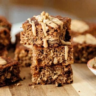 Bolo de liquidificador ganha 3 receitas proteicas para o lanche da tarde